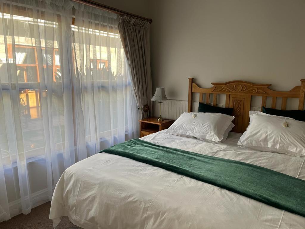 La Pension Guest House Oudtshoorn Exterior foto