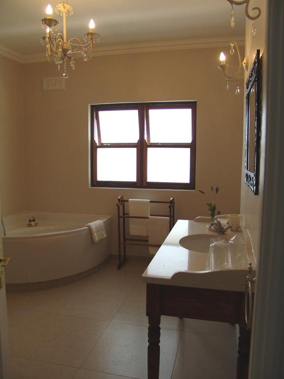La Pension Guest House Oudtshoorn Quarto foto