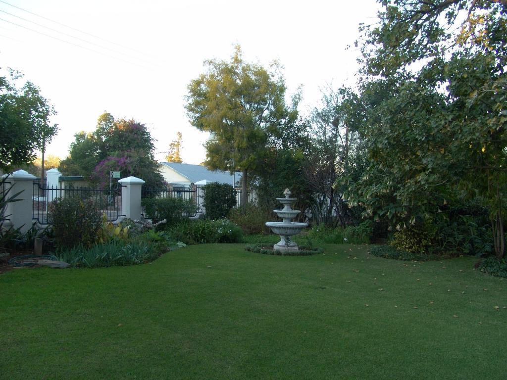 La Pension Guest House Oudtshoorn Exterior foto