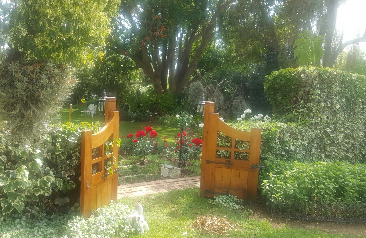 La Pension Guest House Oudtshoorn Exterior foto